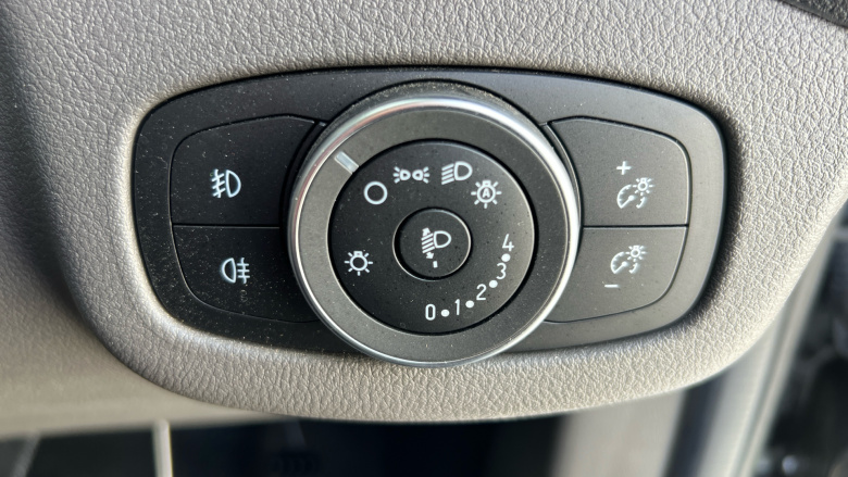 Ford Transit Connect 240 L1 Diesel 1.5 EcoBlue 100ps Limited Van